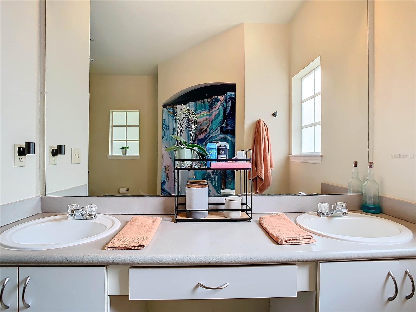 NOTTING HILL A CONDO - Residential Lease