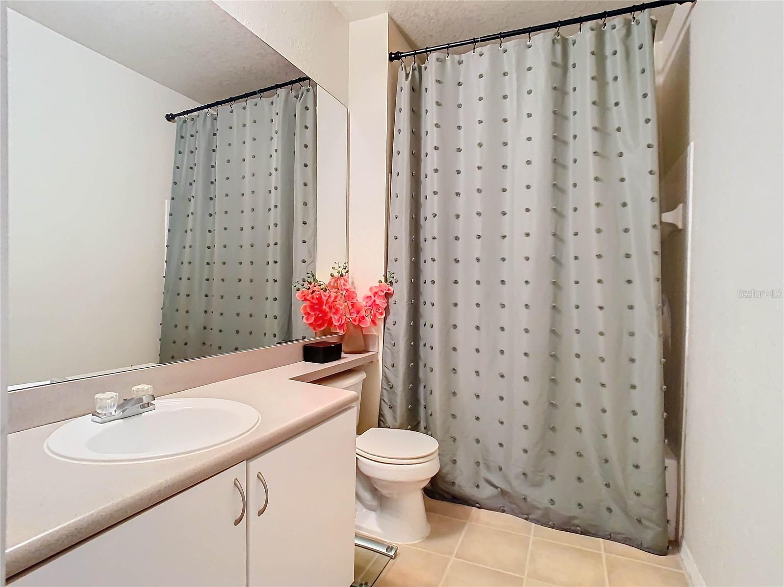 NOTTING HILL A CONDO - Residential Lease