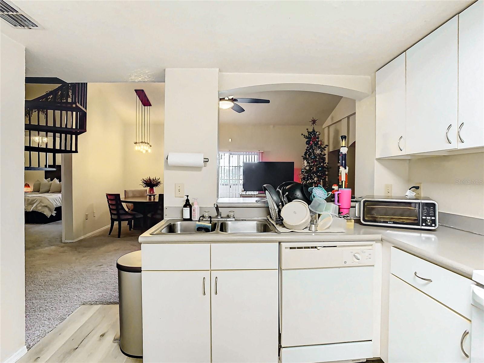 NOTTING HILL A CONDO - Residential Lease