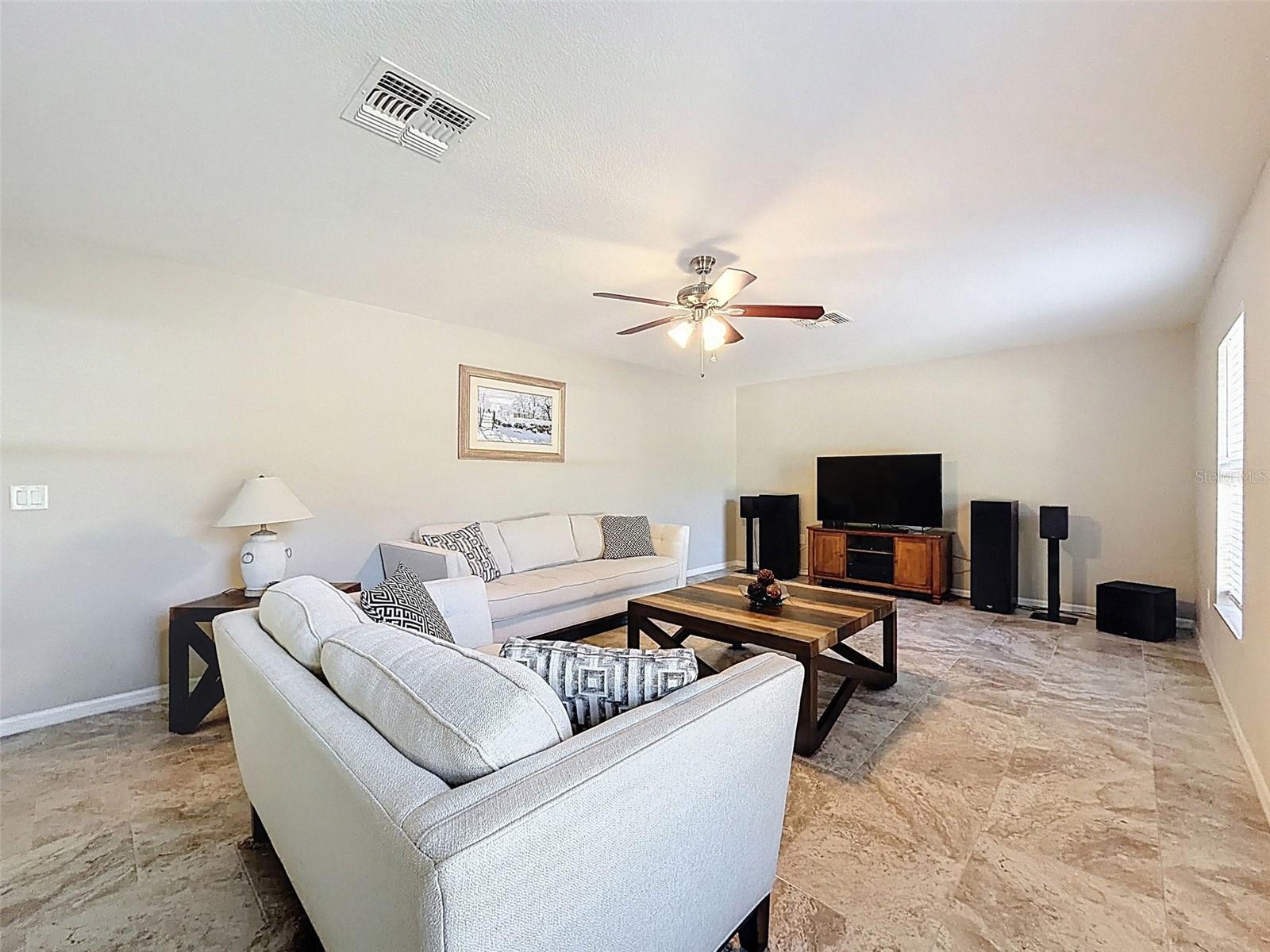 ROYAL HIGHLANDS - Residential