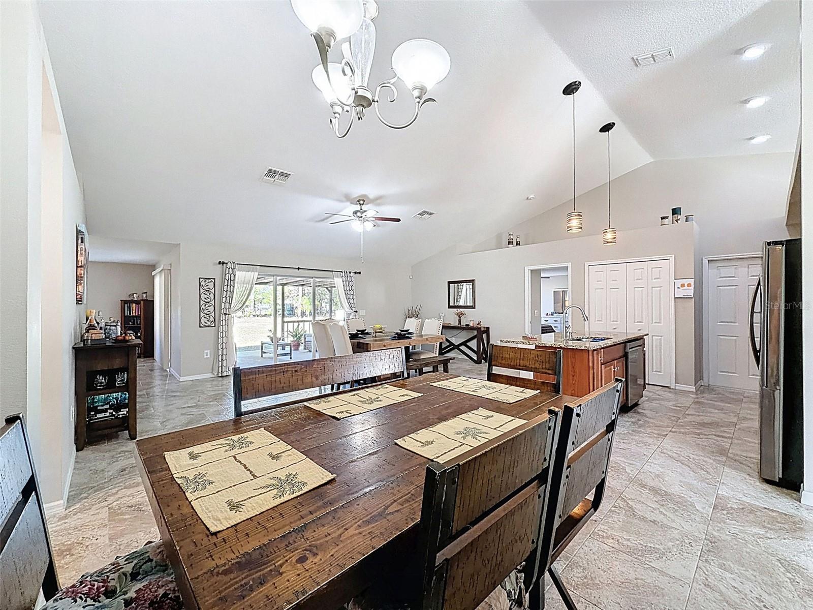 ROYAL HIGHLANDS - Residential