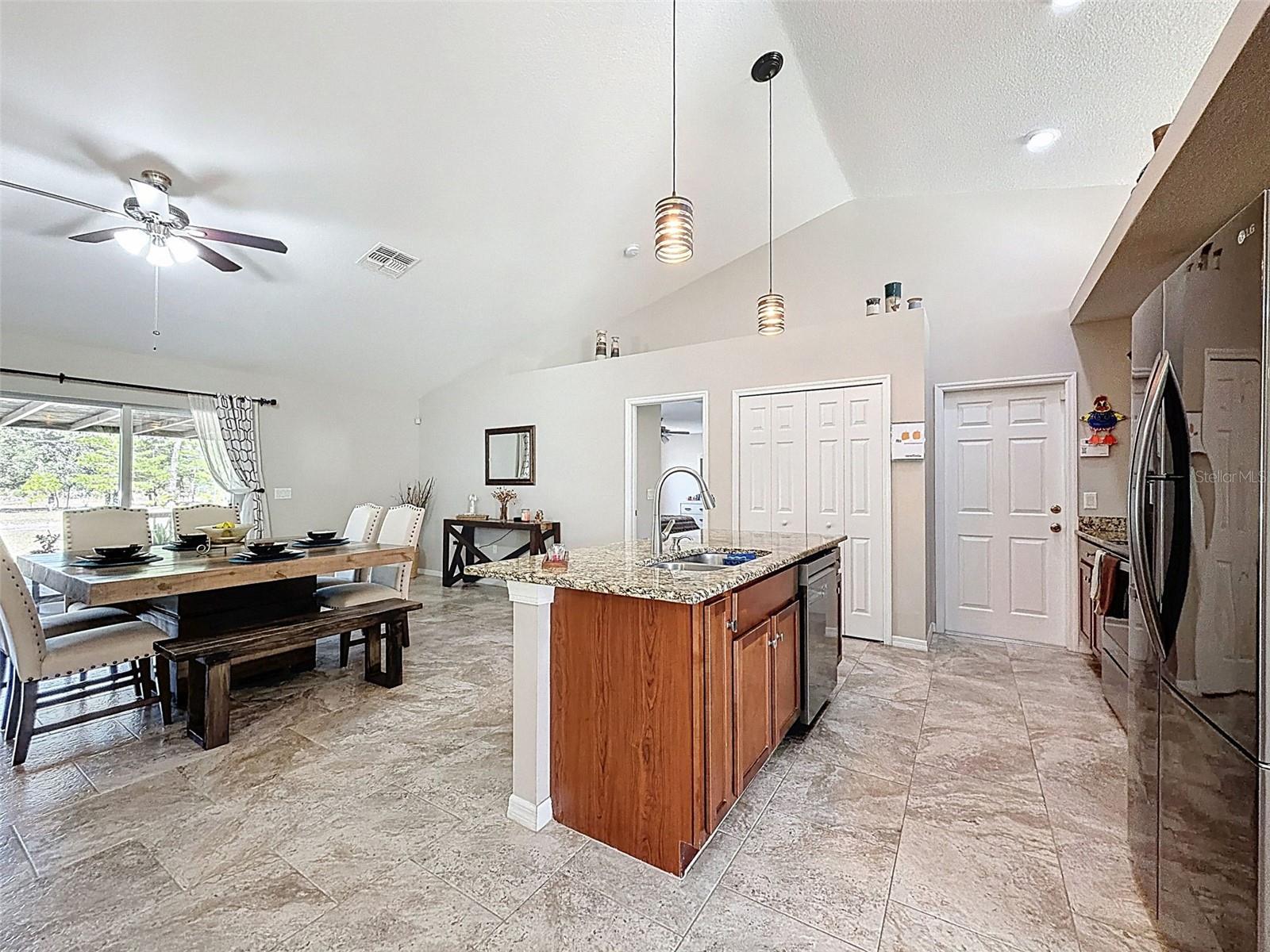 ROYAL HIGHLANDS - Residential