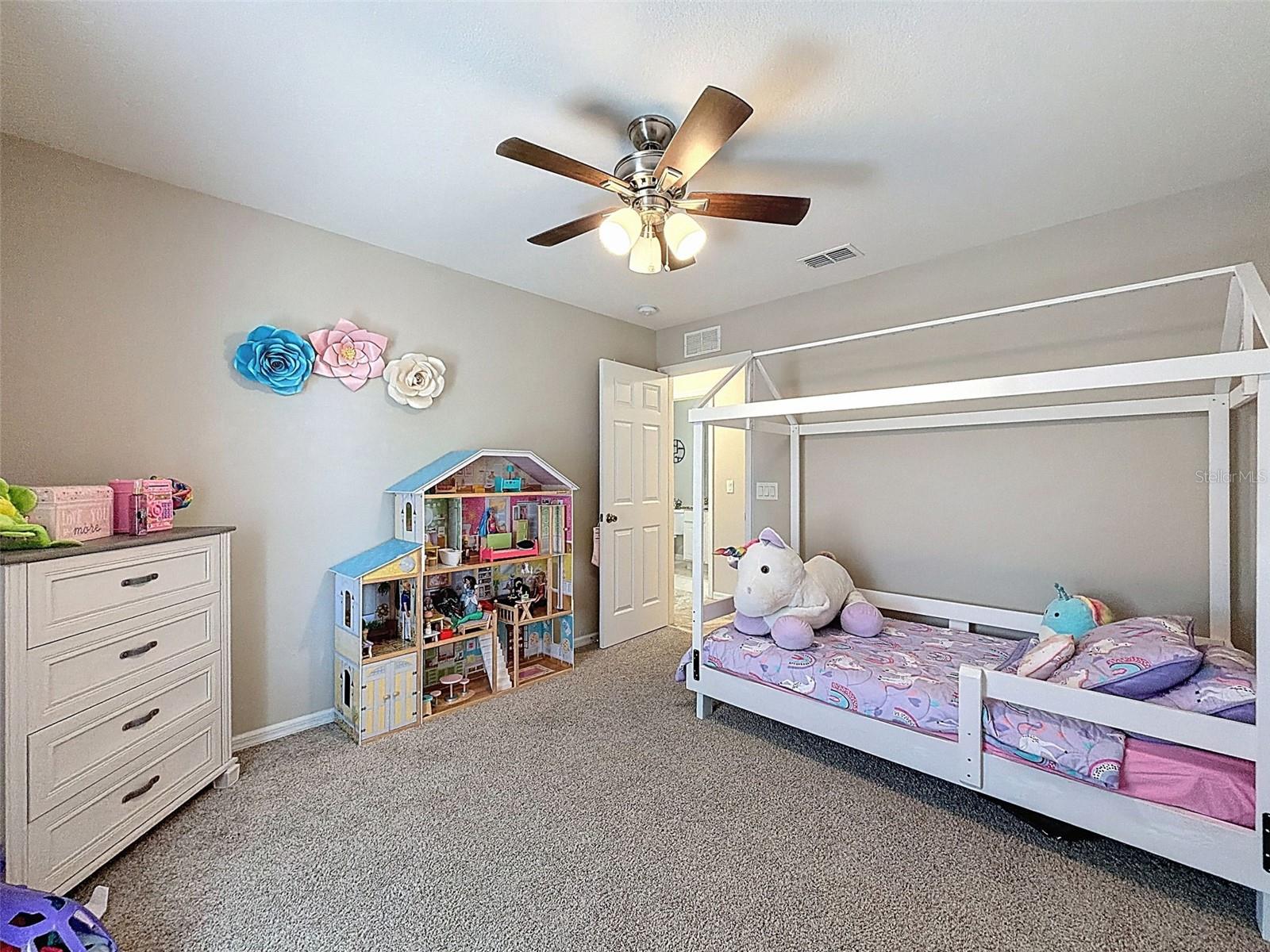 ROYAL HIGHLANDS - Residential