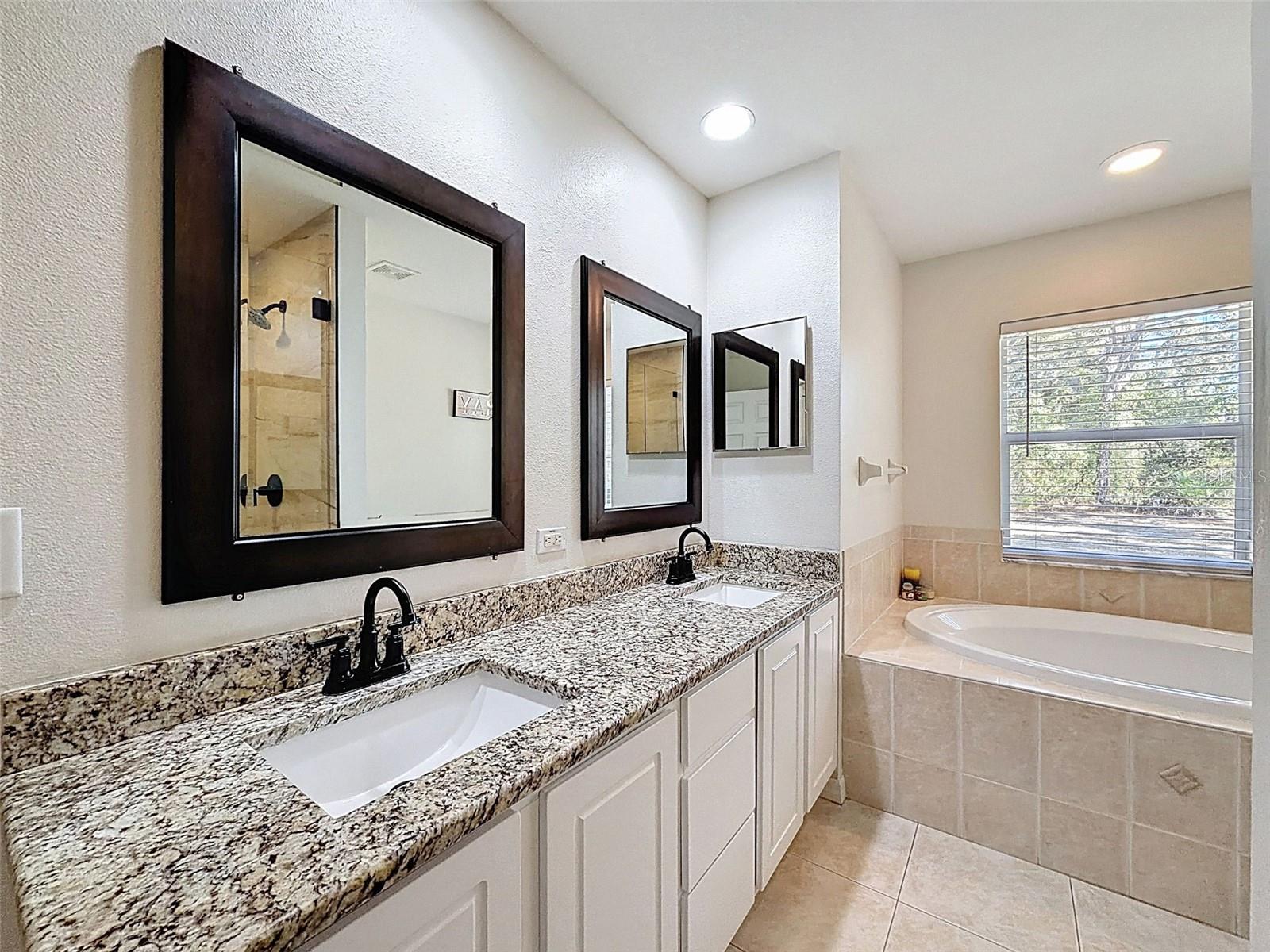 ROYAL HIGHLANDS - Residential