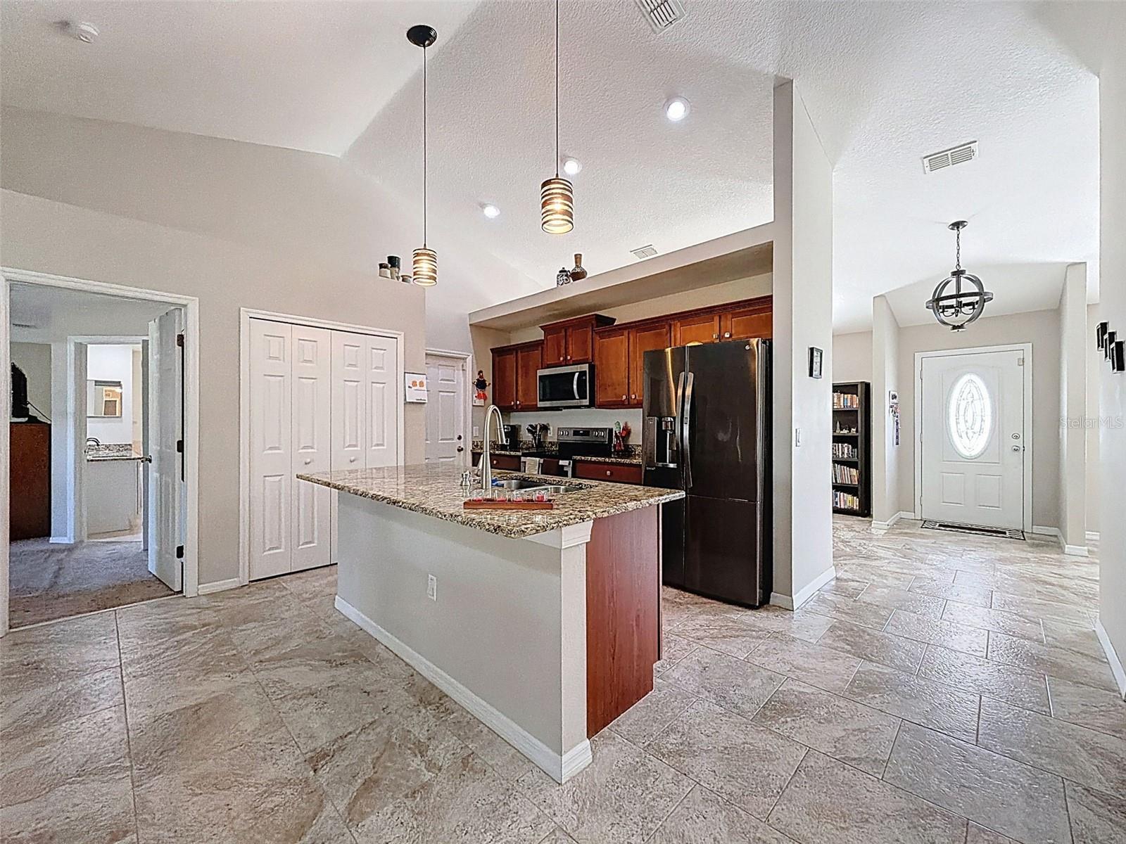 ROYAL HIGHLANDS - Residential