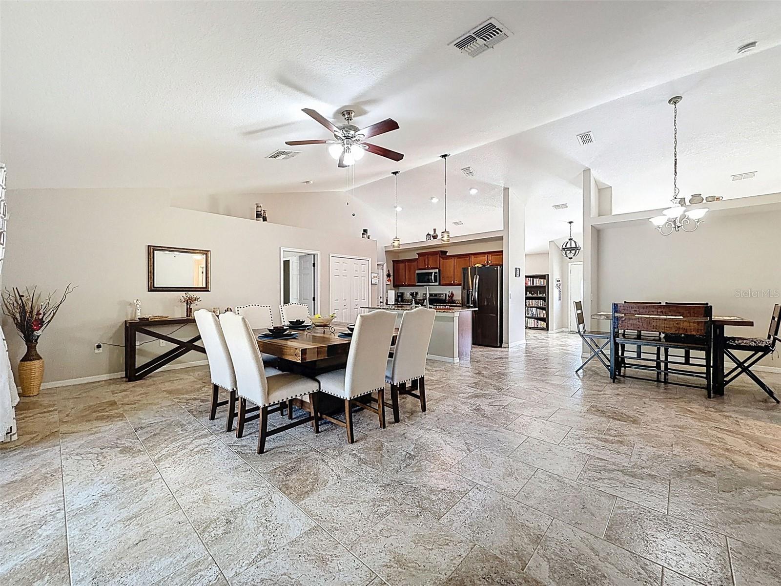 ROYAL HIGHLANDS - Residential