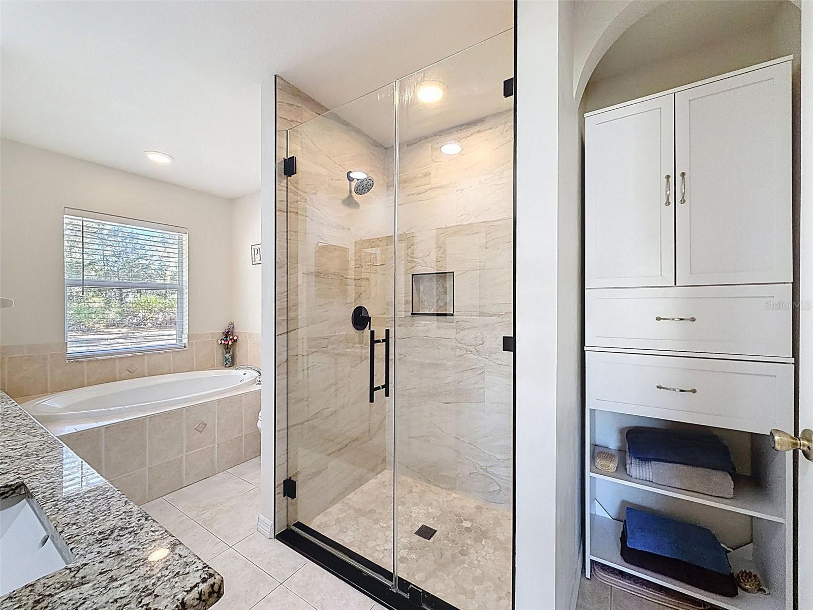 ROYAL HIGHLANDS - Residential