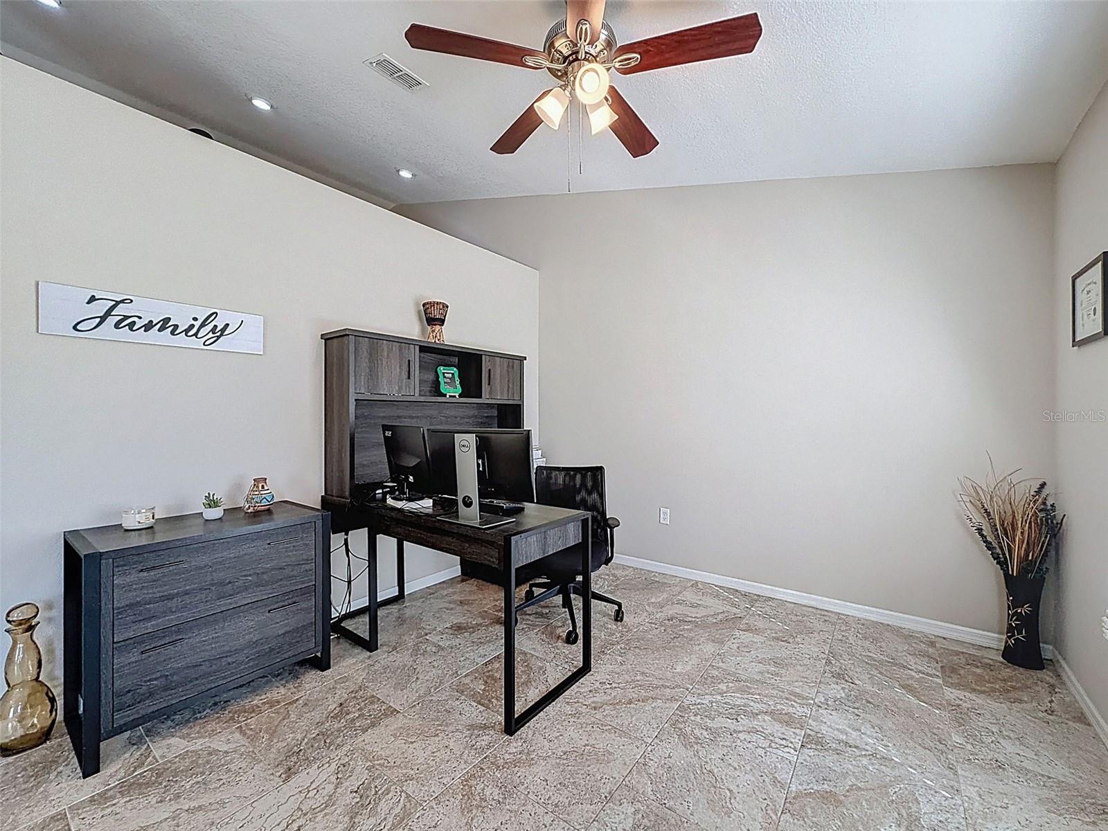 ROYAL HIGHLANDS - Residential