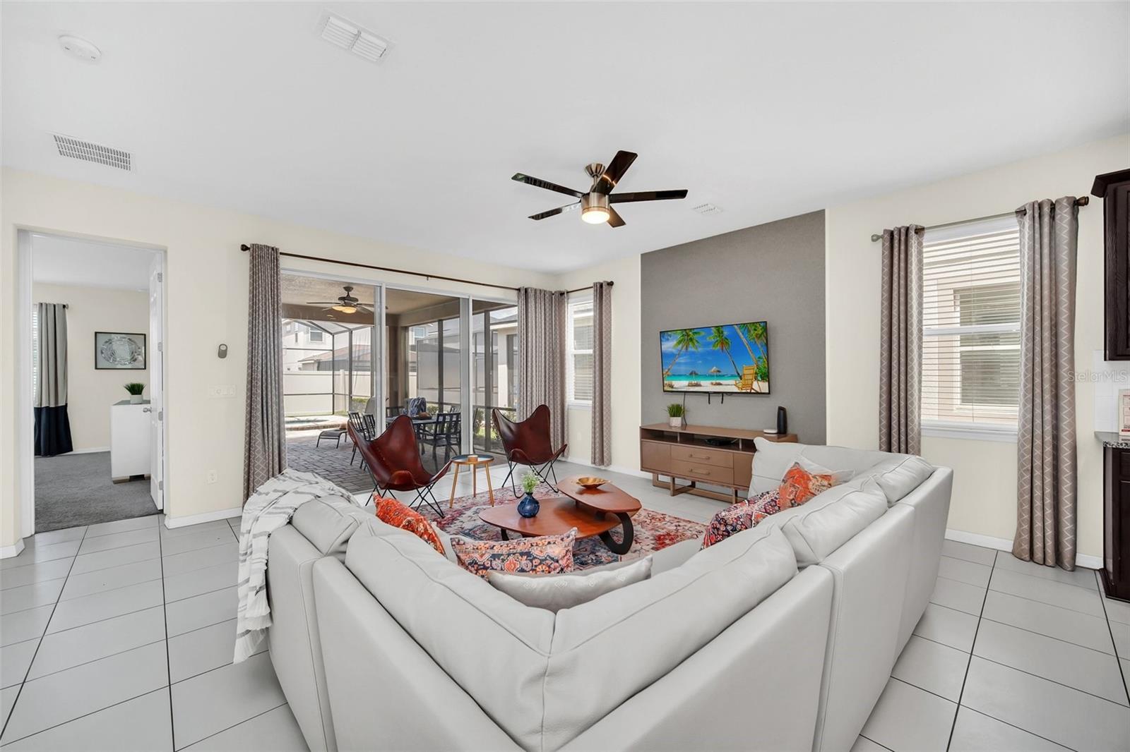 SOLARA RESORT - Residential Lease