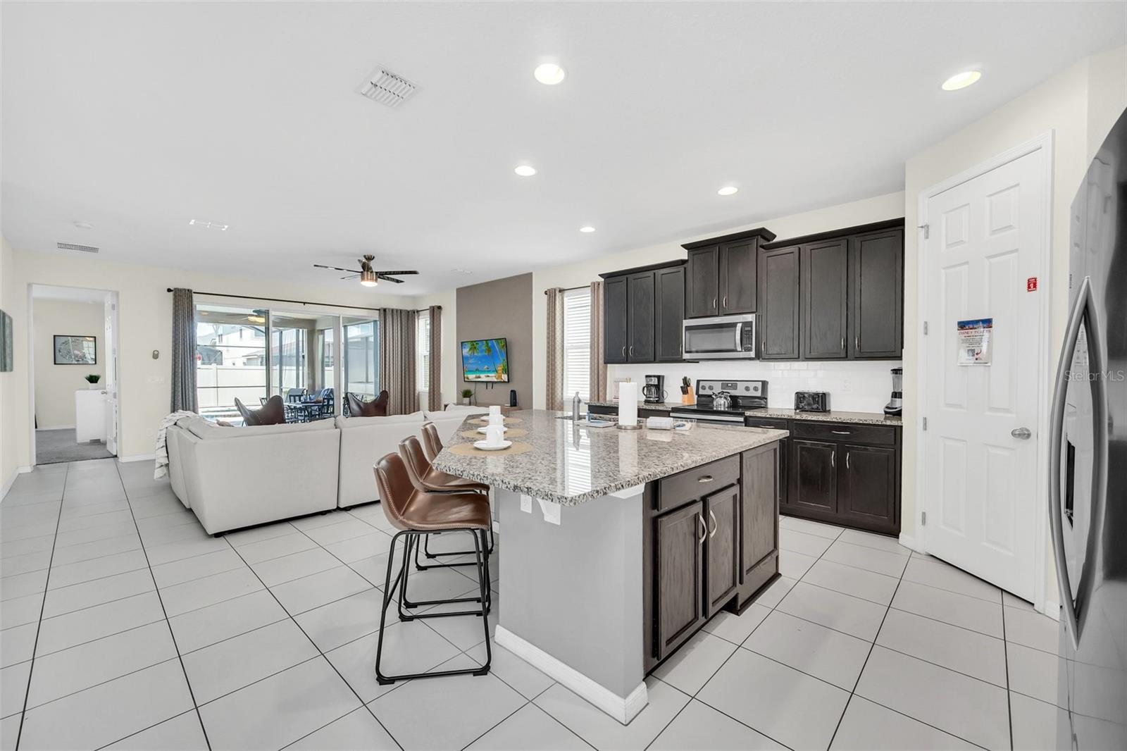 SOLARA RESORT - Residential Lease