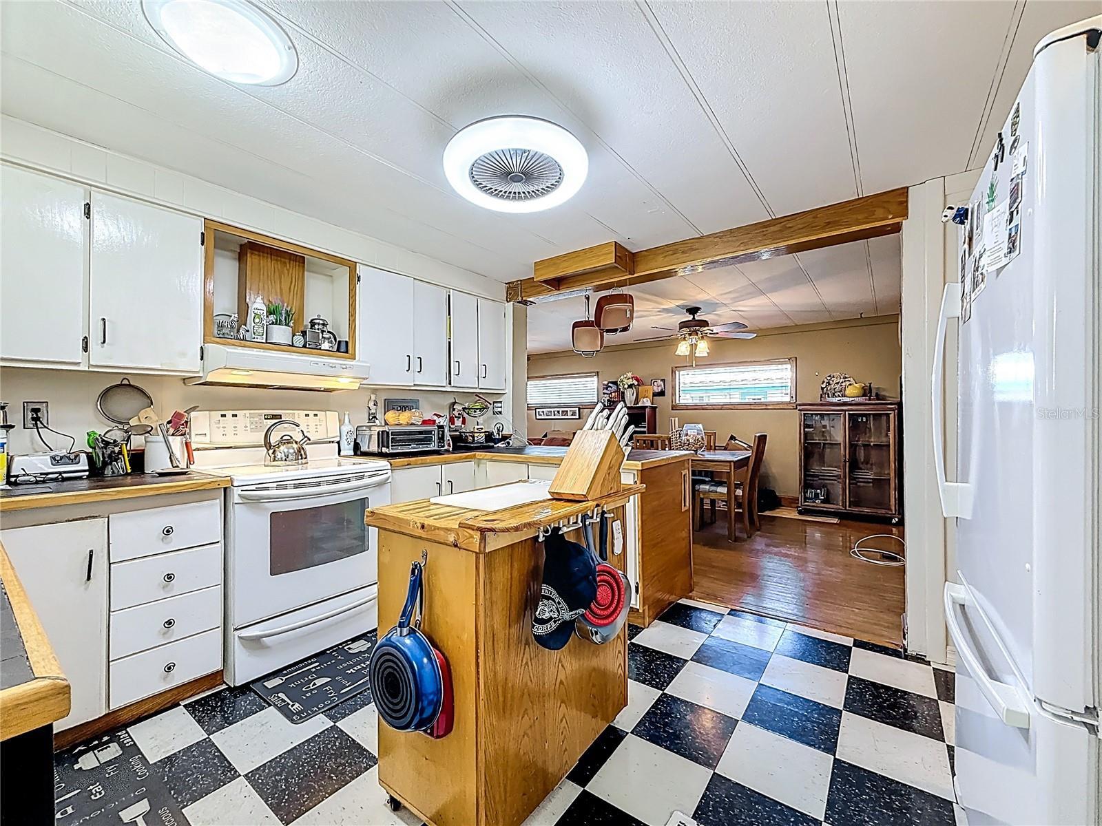 TARPON SHORES MOBILE HOME VILLAGE UNREC - Residential