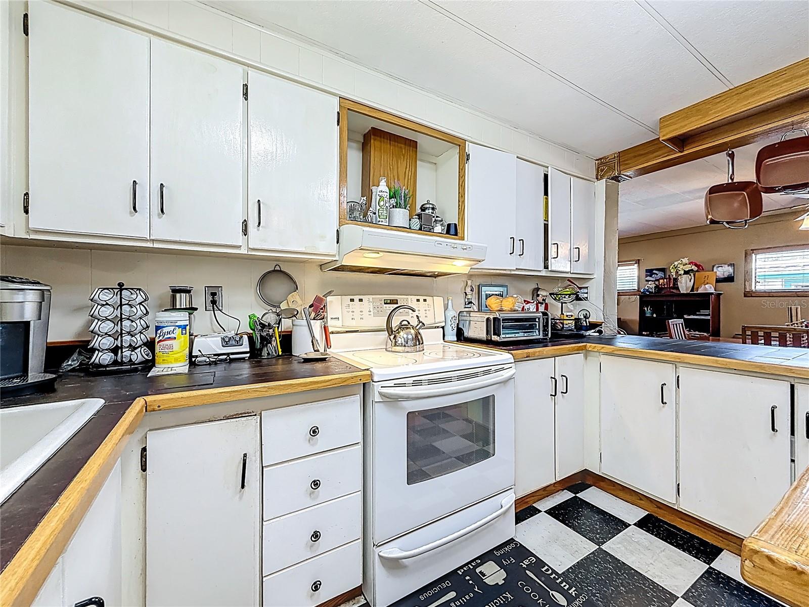 TARPON SHORES MOBILE HOME VILLAGE UNREC - Residential