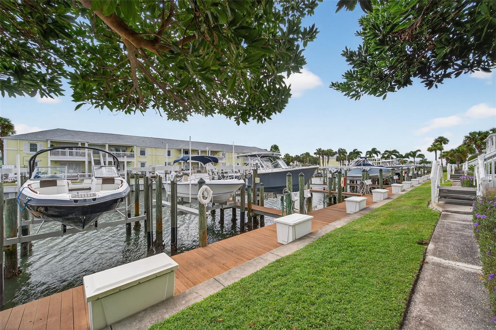 WATERSIDE AT COQUINA KEY SOUTH - Residential