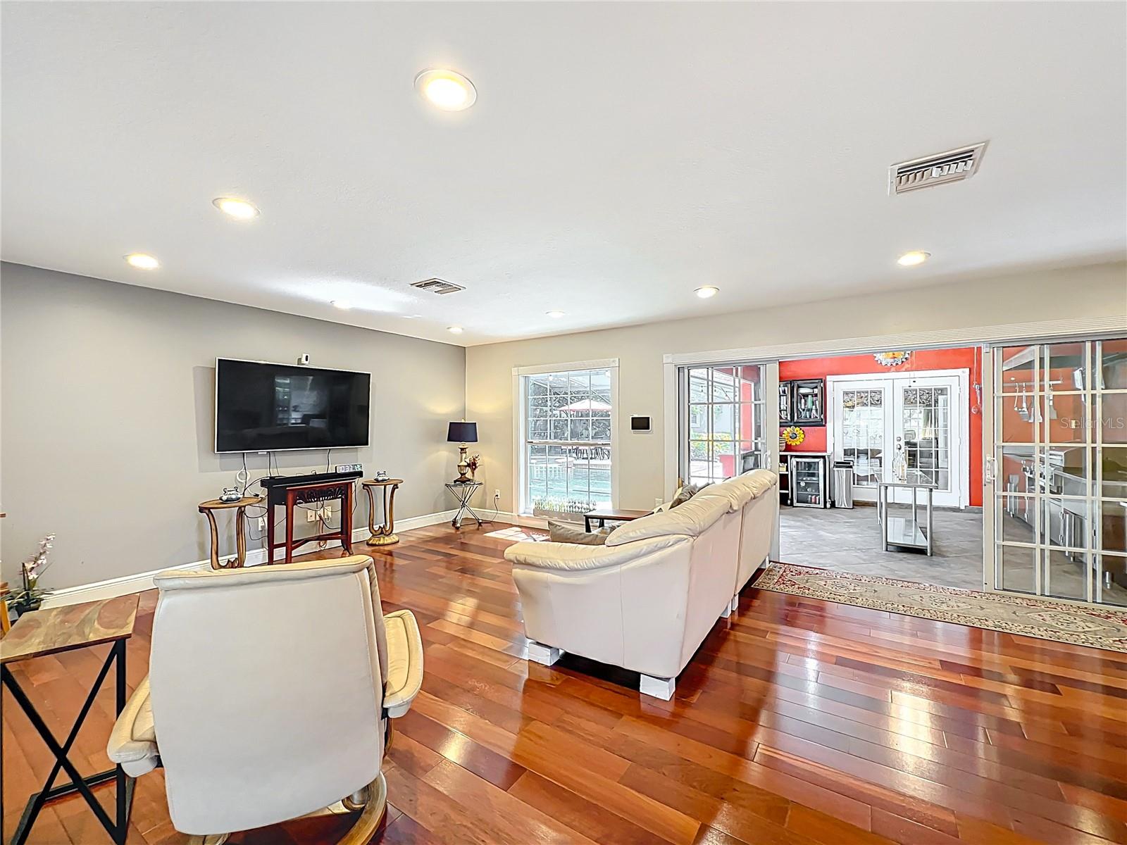 5127 LEEWARD WAY