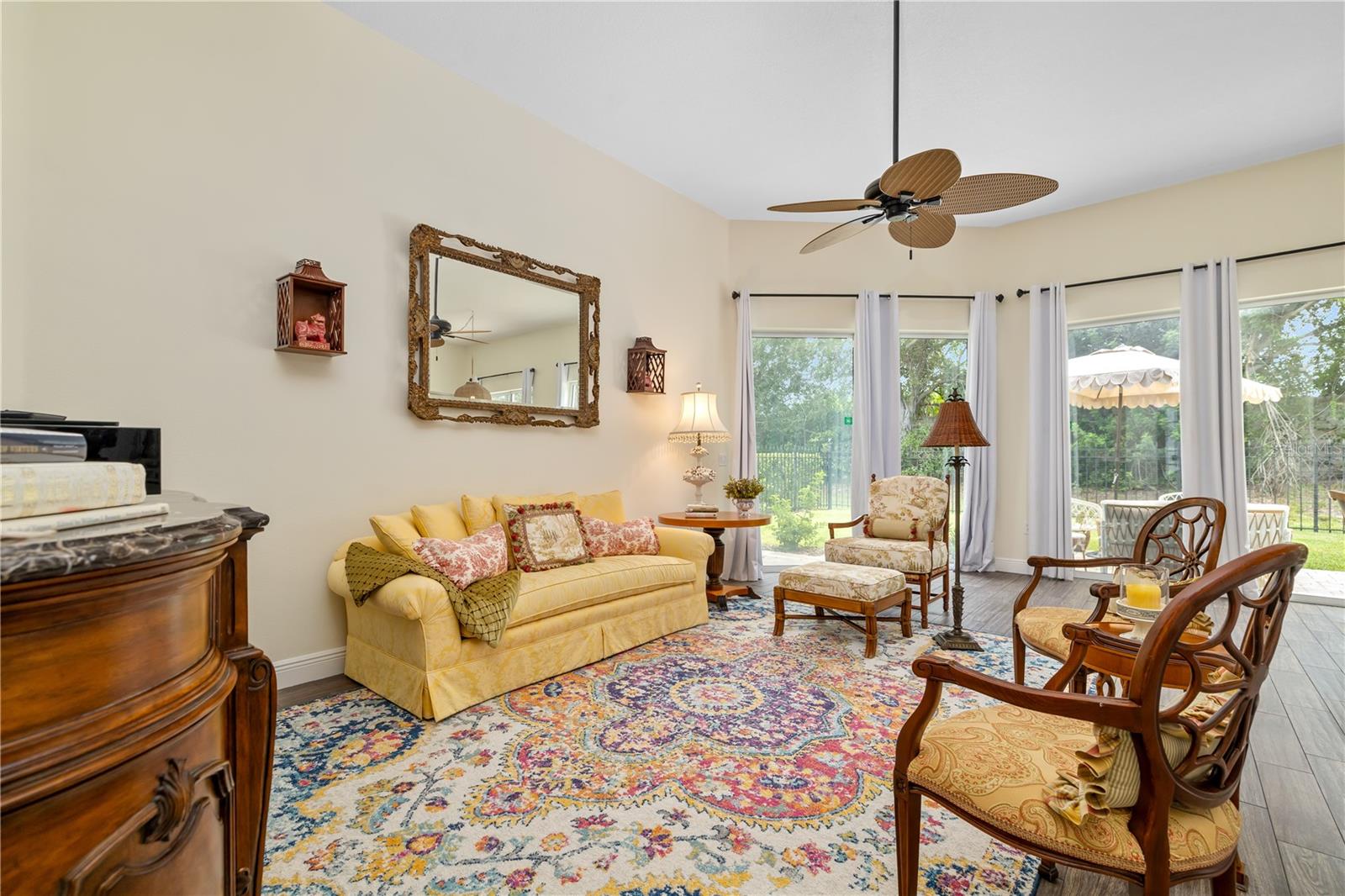 UNIVERSITY PLACE - Residential