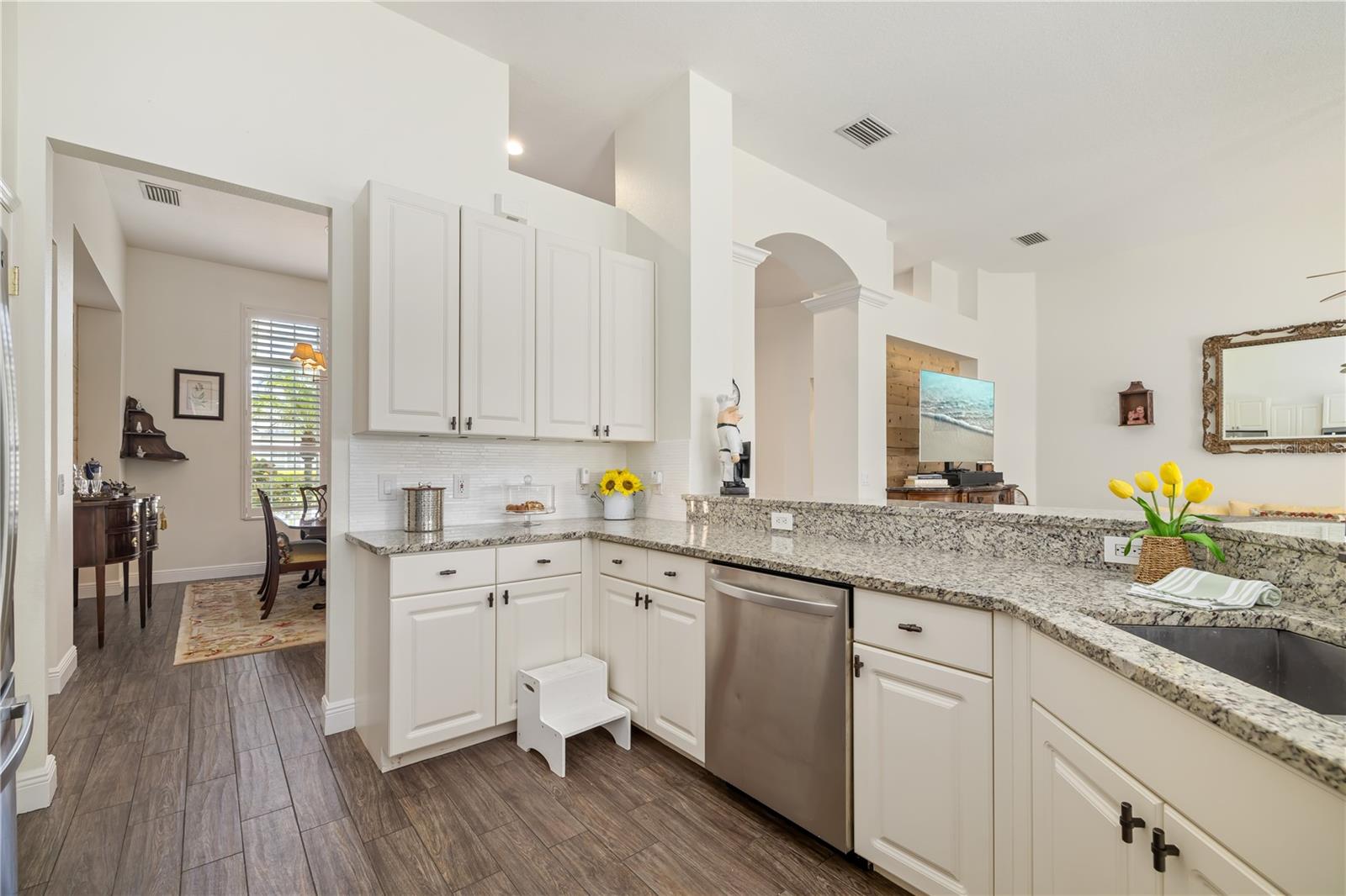 UNIVERSITY PLACE - Residential