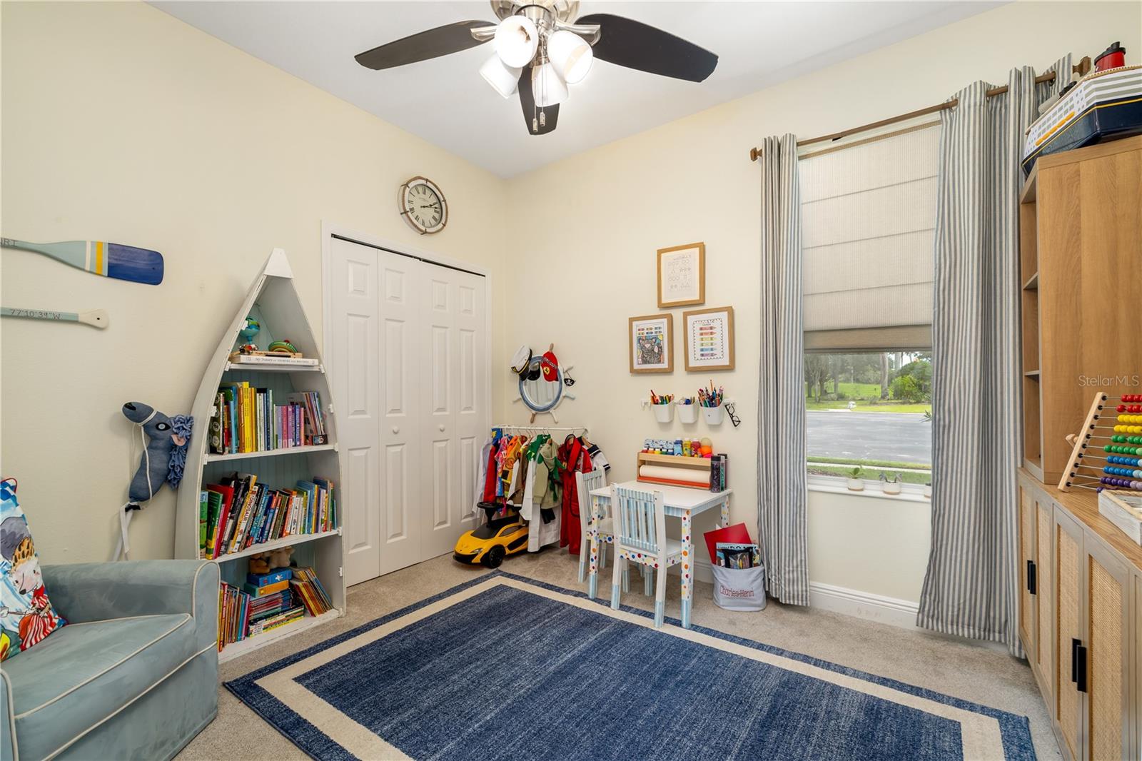 UNIVERSITY PLACE - Residential