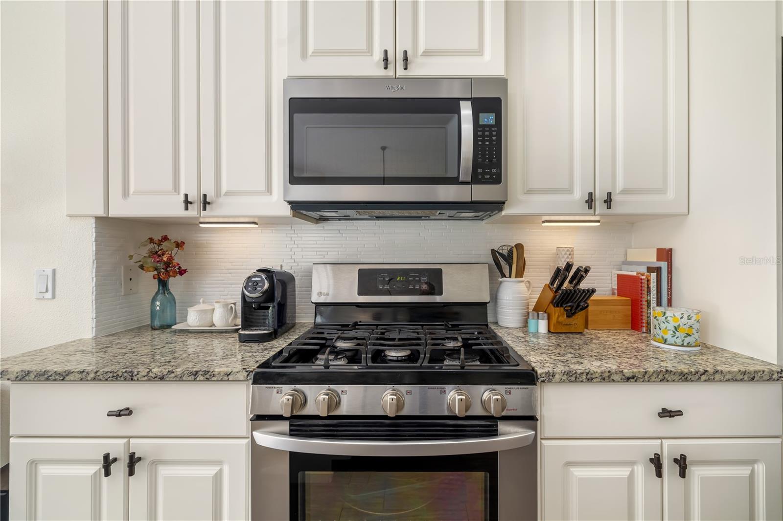 UNIVERSITY PLACE - Residential