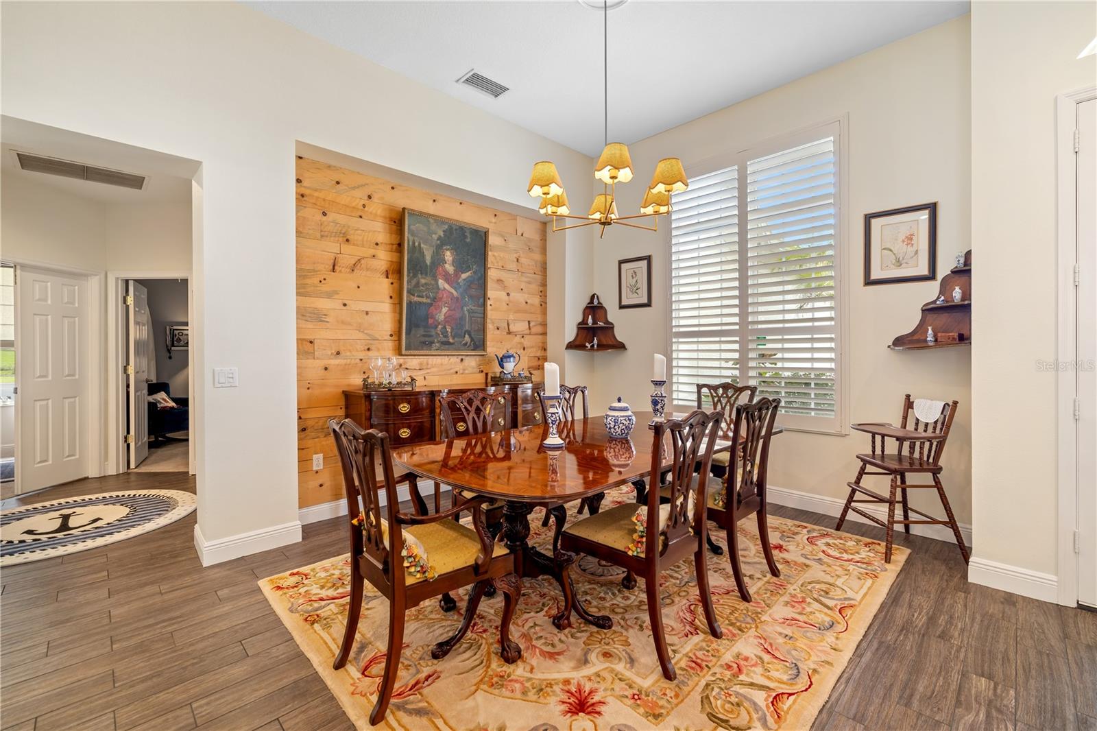 UNIVERSITY PLACE - Residential