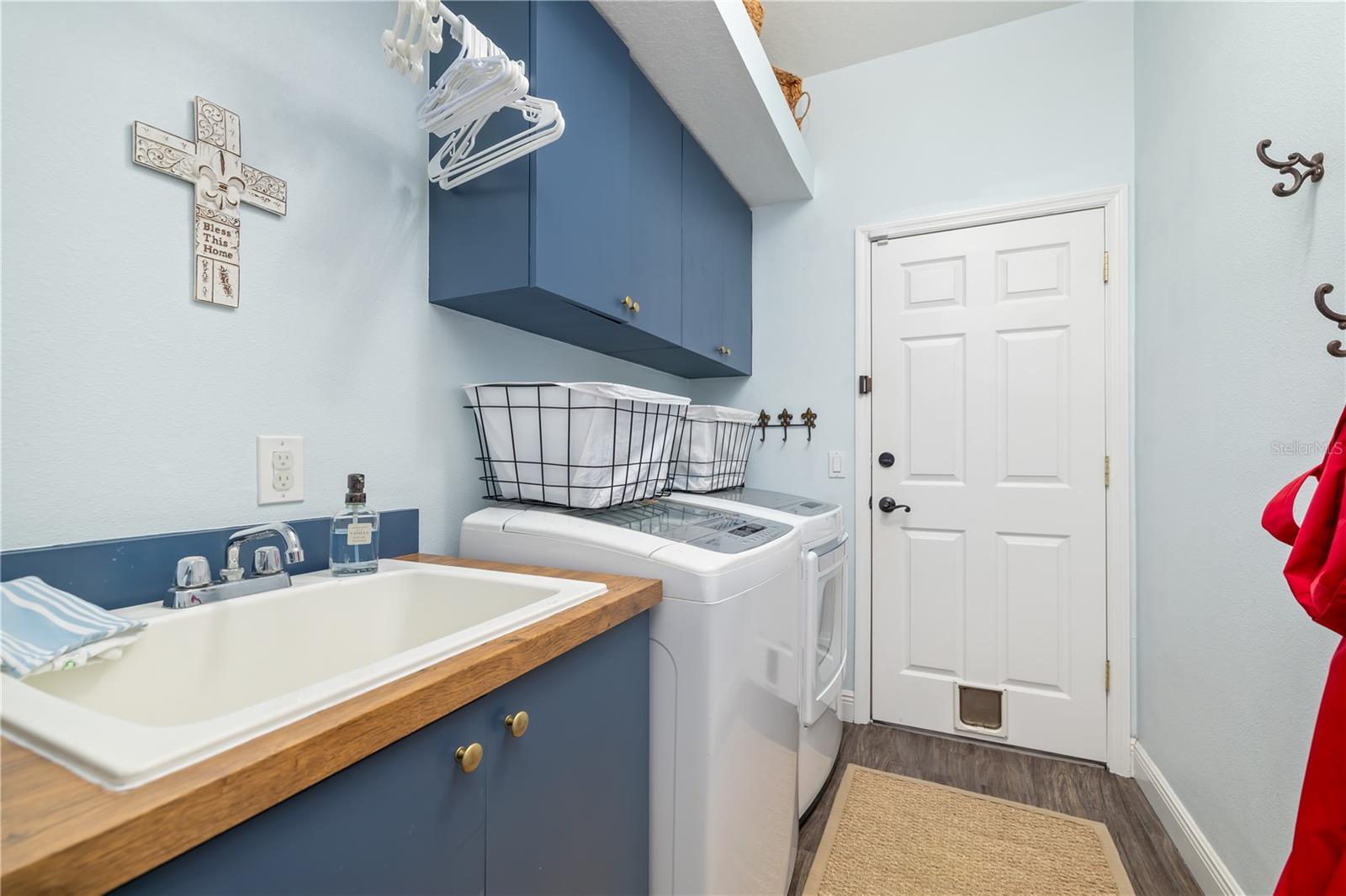 UNIVERSITY PLACE - Residential