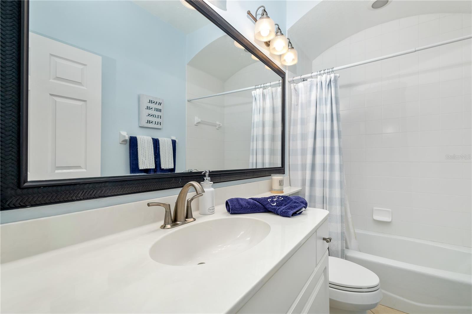 UNIVERSITY PLACE - Residential