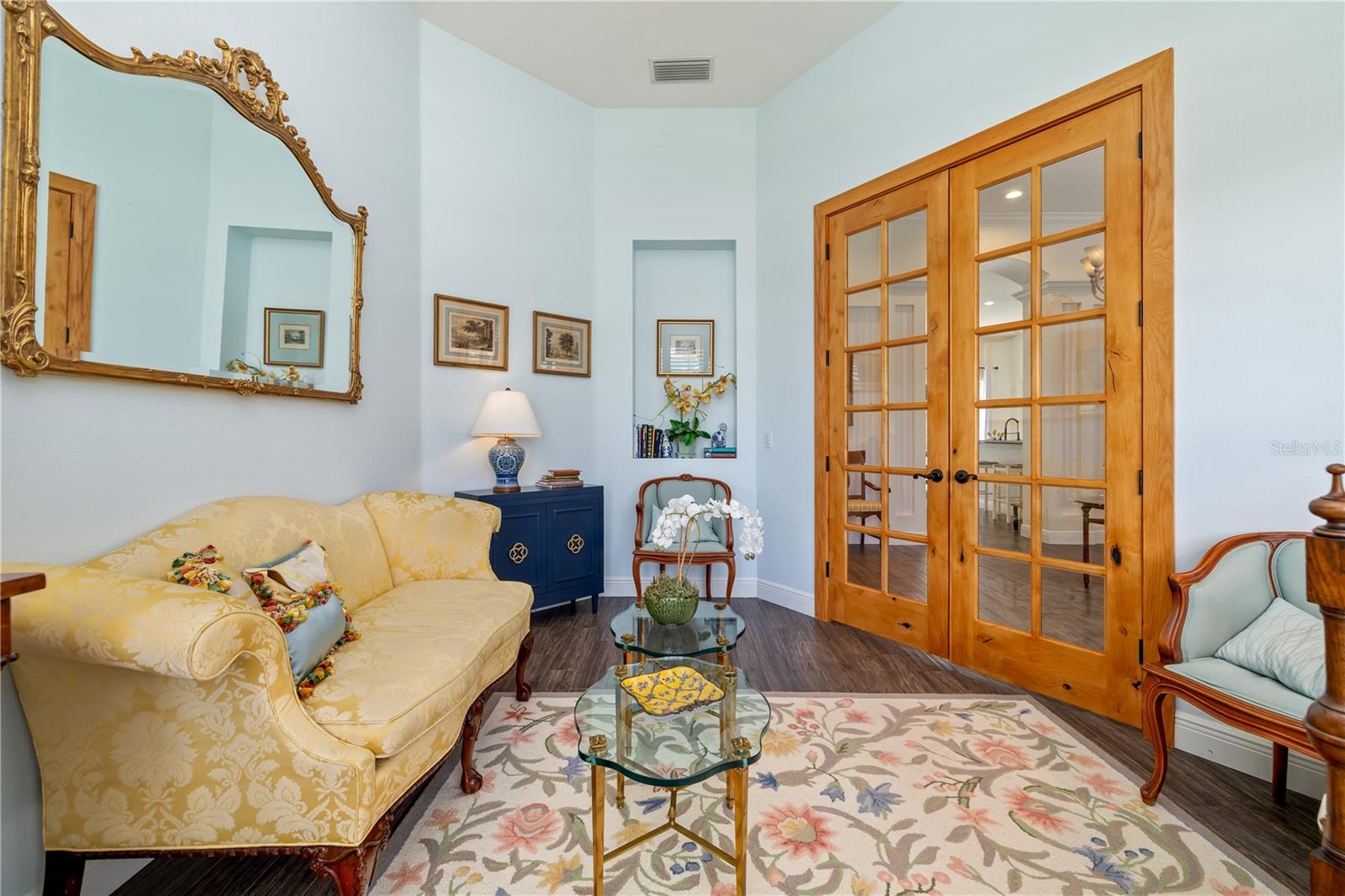 UNIVERSITY PLACE - Residential