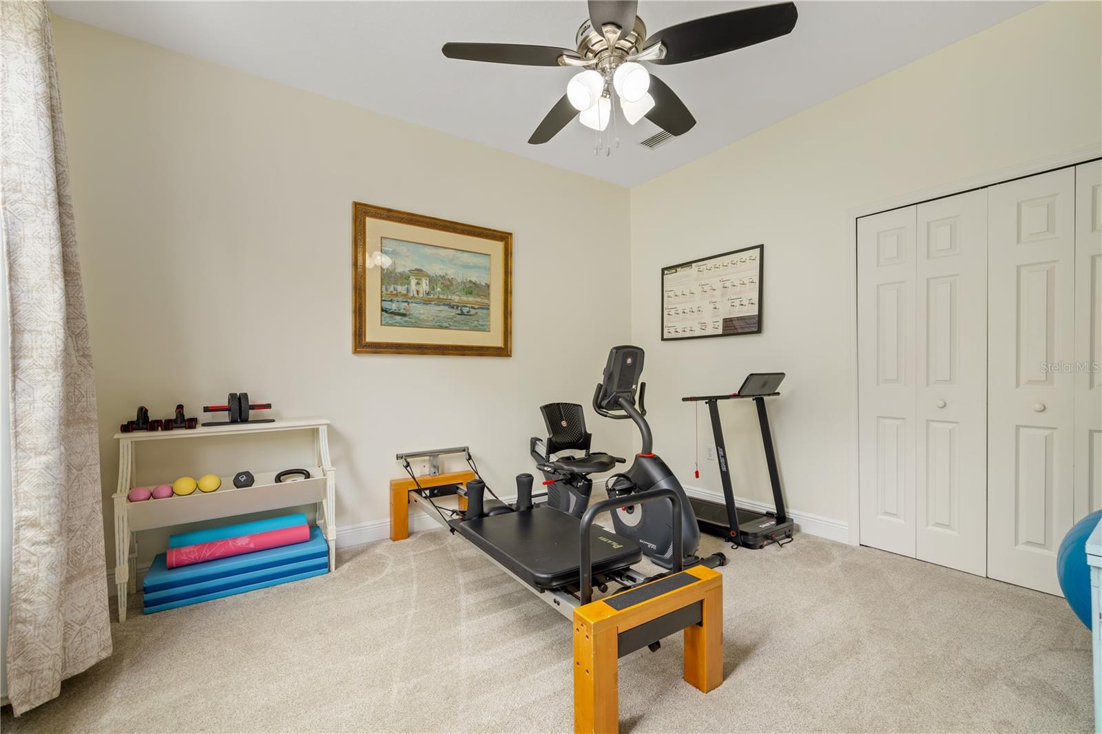 UNIVERSITY PLACE - Residential