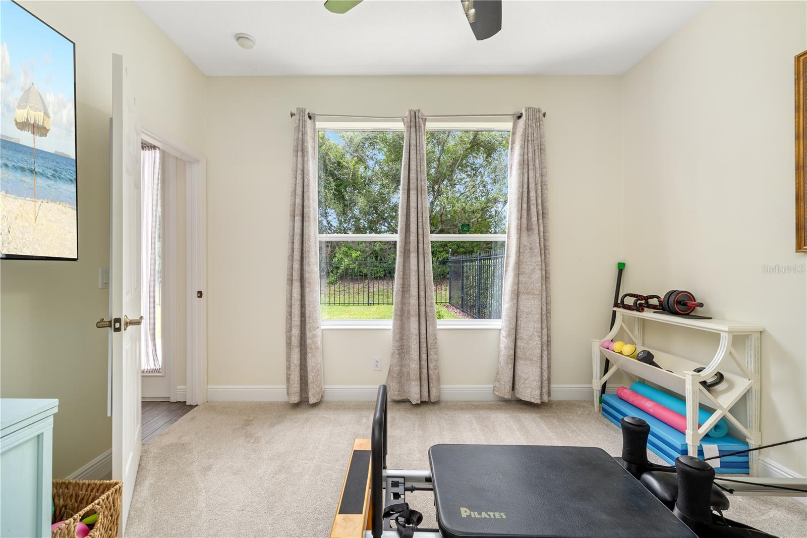 UNIVERSITY PLACE - Residential