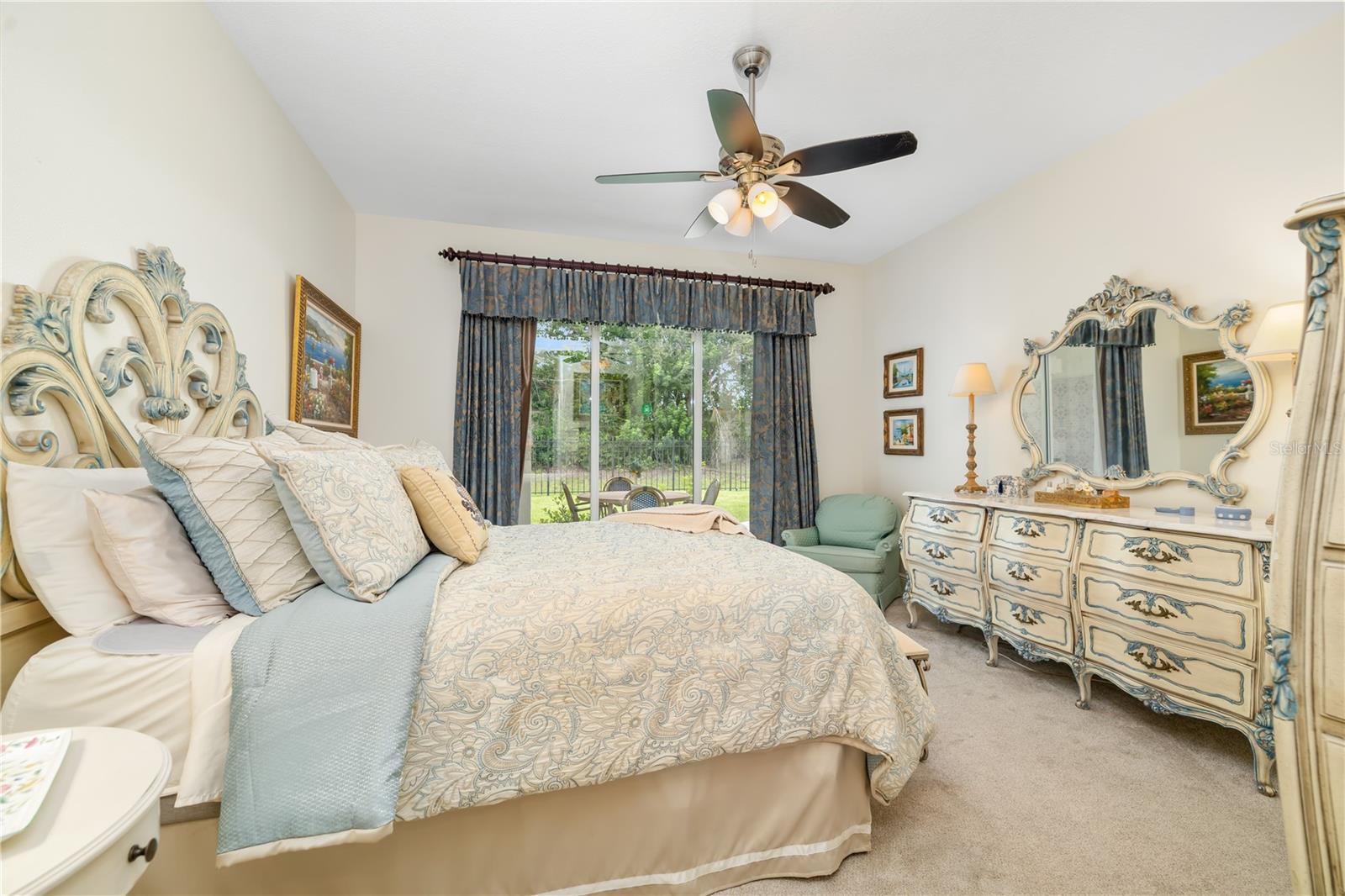 UNIVERSITY PLACE - Residential