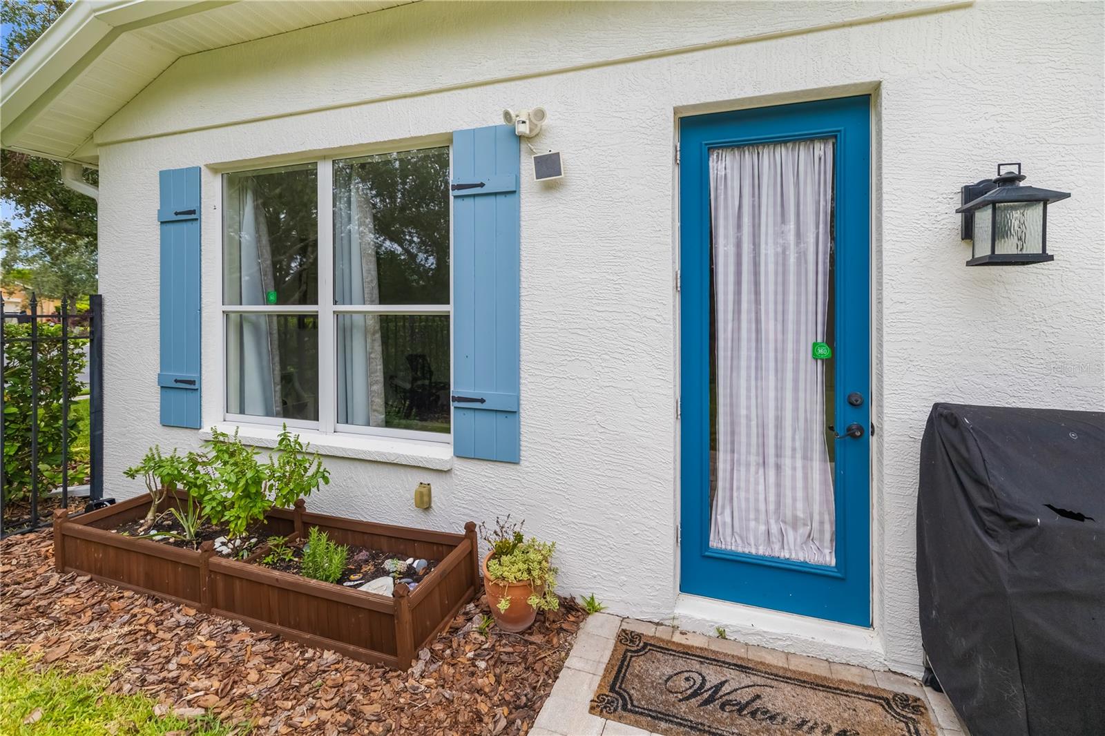 UNIVERSITY PLACE - Residential