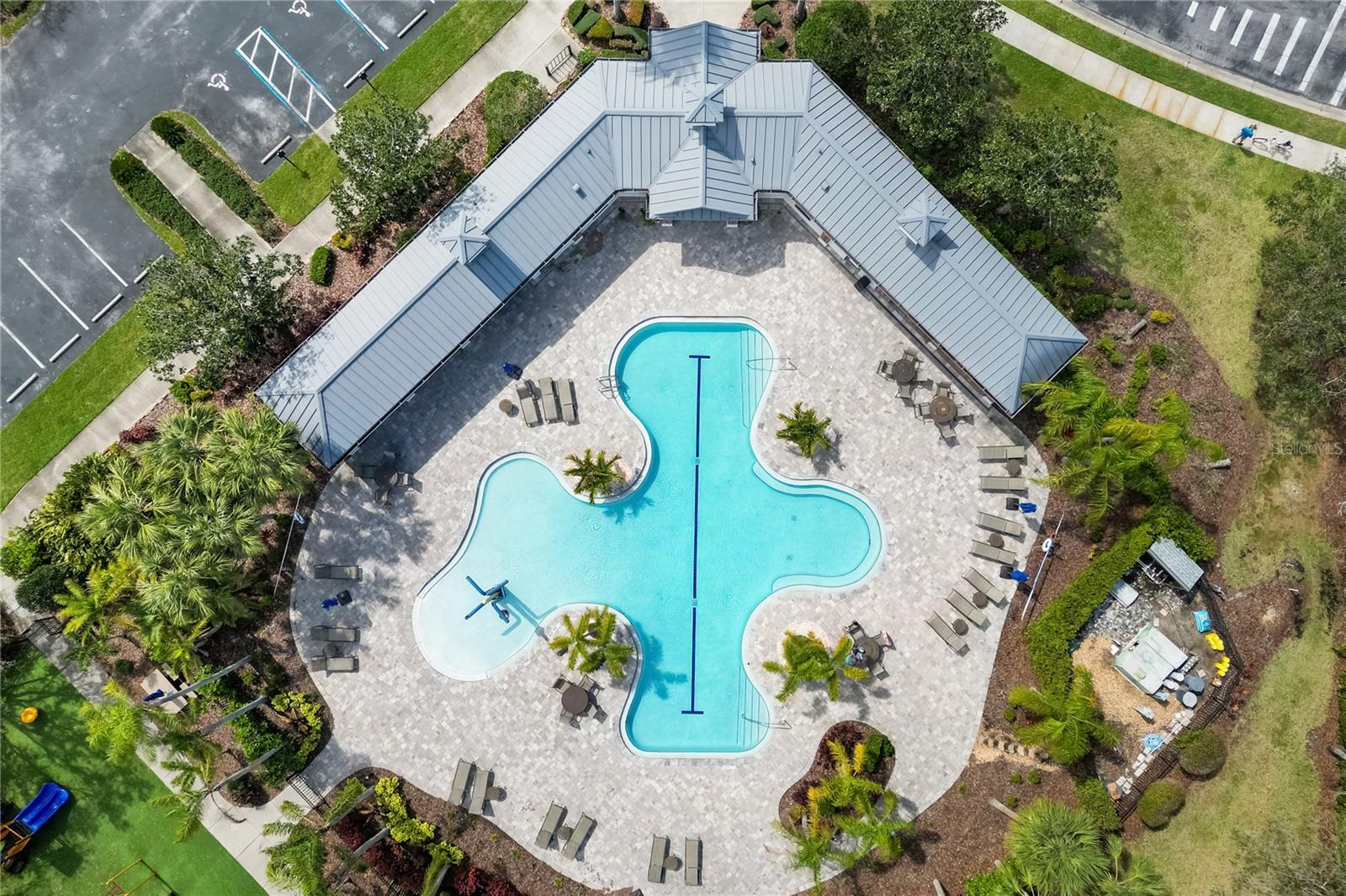 UNIVERSITY PLACE - Residential