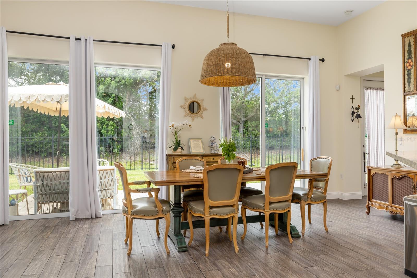 UNIVERSITY PLACE - Residential