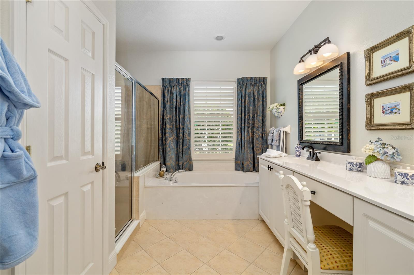 UNIVERSITY PLACE - Residential