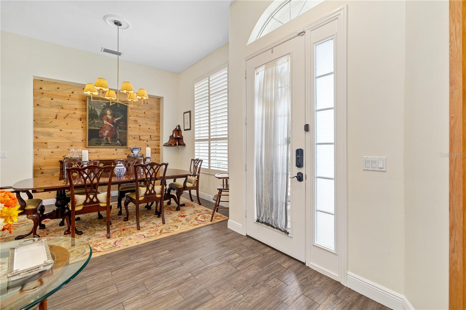 UNIVERSITY PLACE - Residential