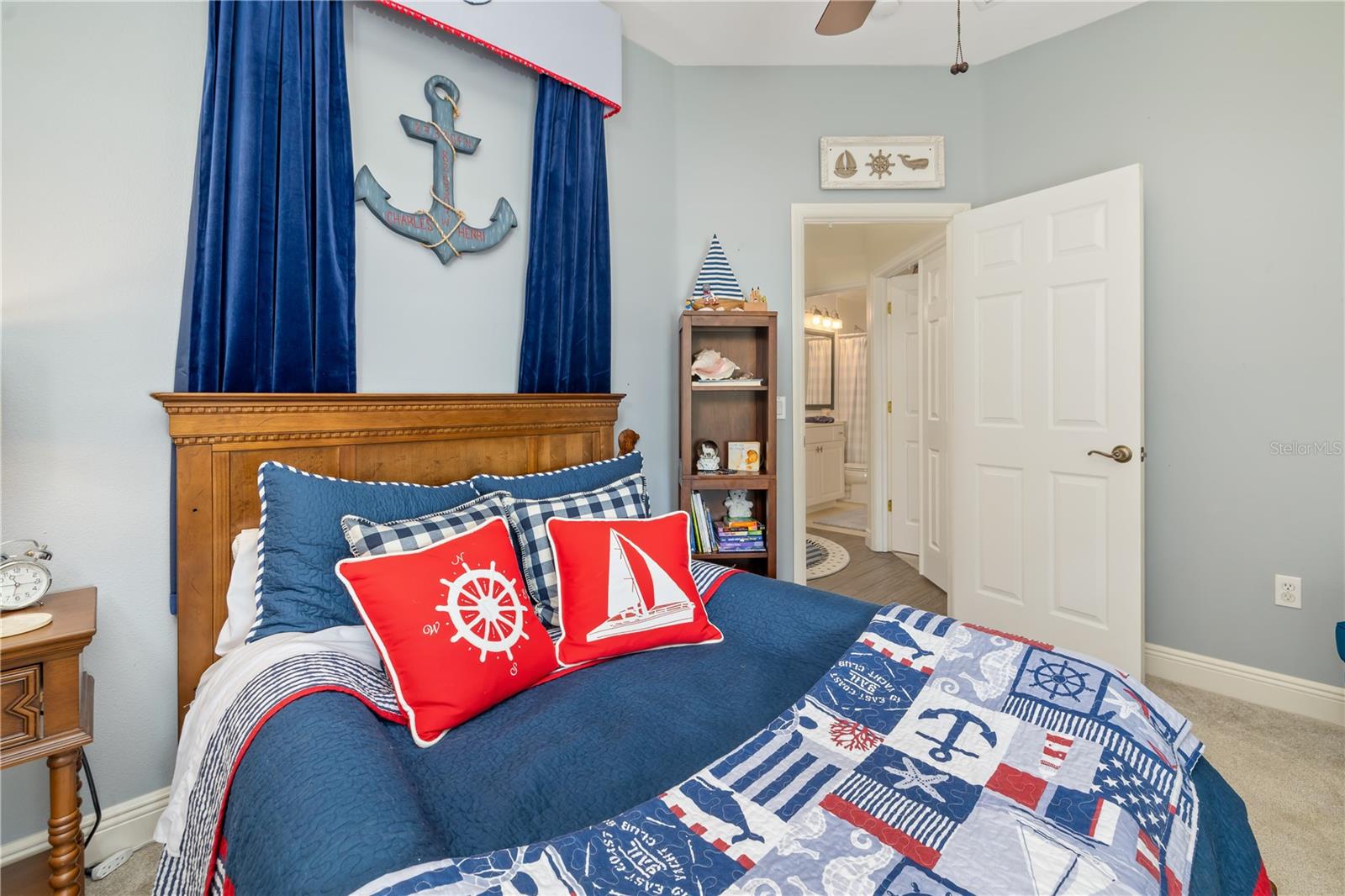 UNIVERSITY PLACE - Residential