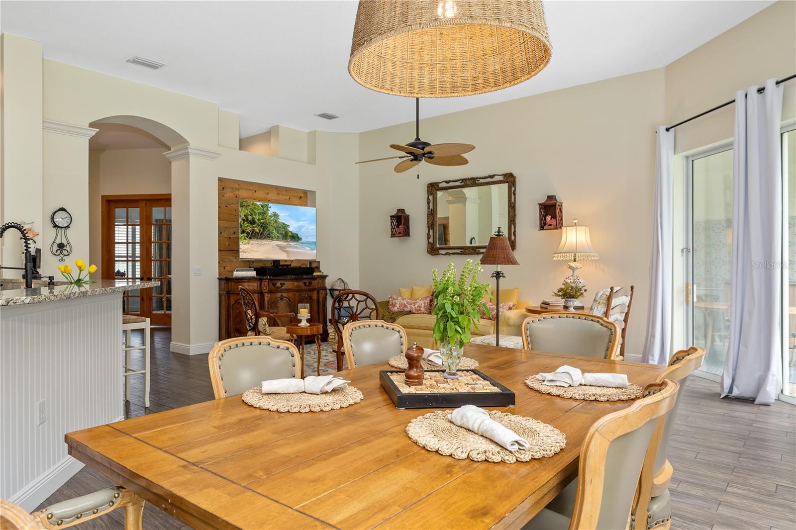 UNIVERSITY PLACE - Residential