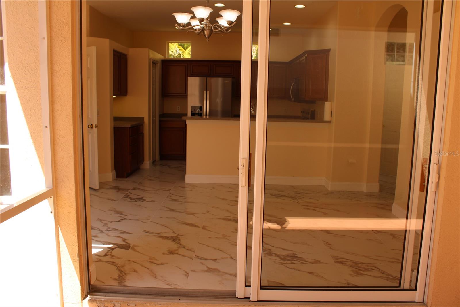 PALM LAKES - Residential Lease