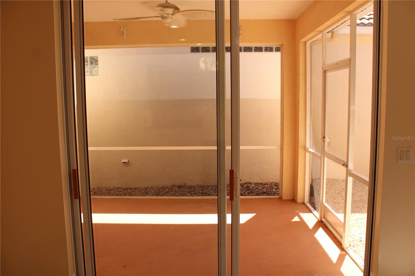 PALM LAKES - Residential Lease