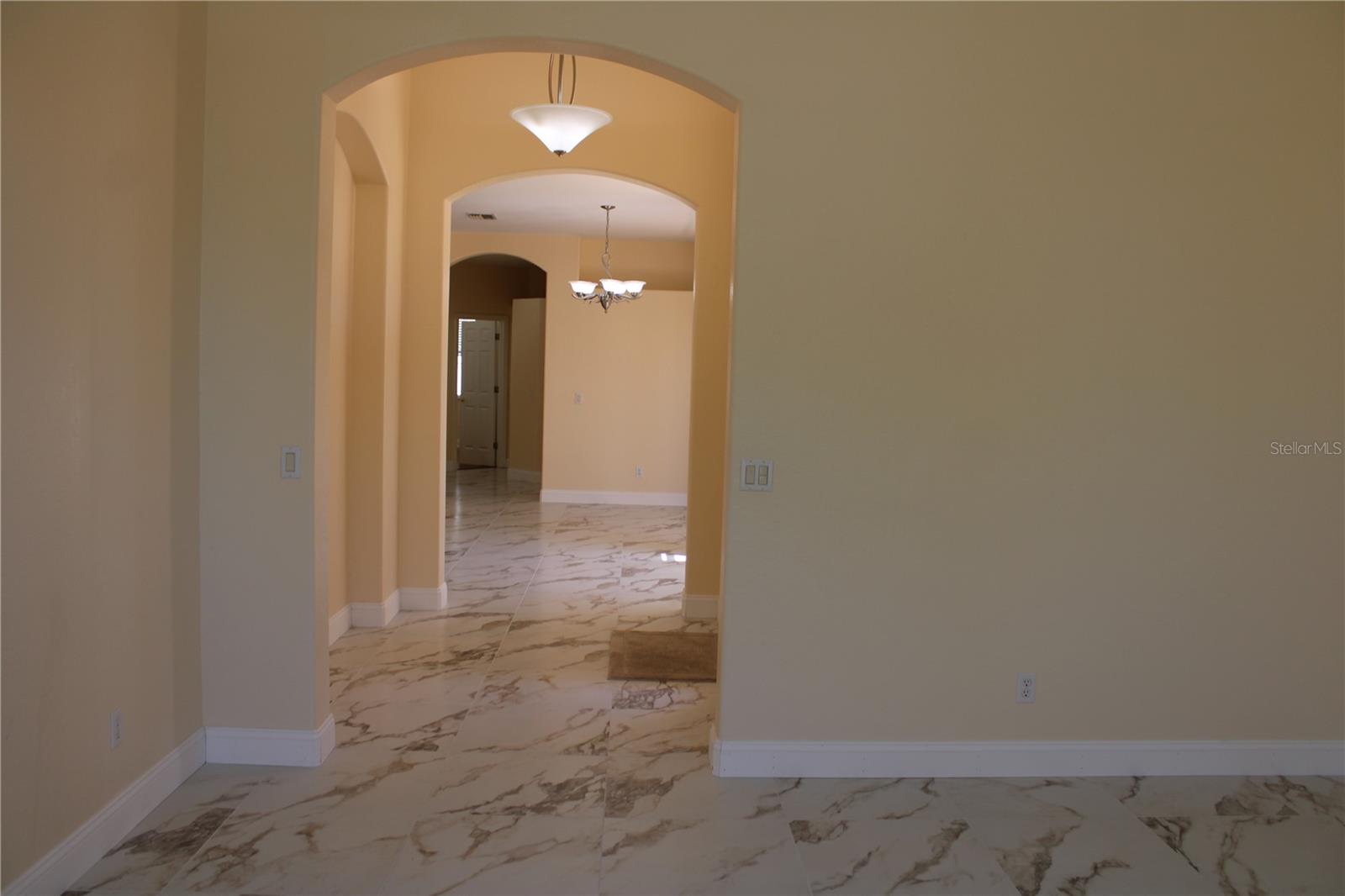 PALM LAKES - Residential Lease