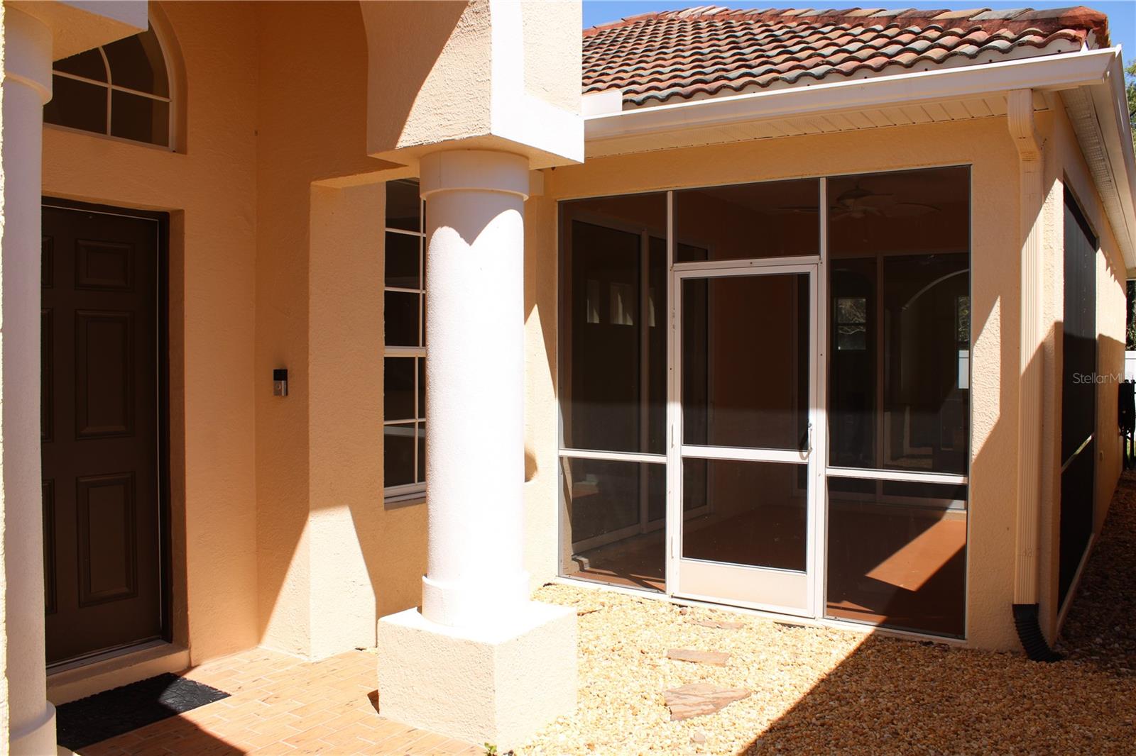 PALM LAKES - Residential Lease