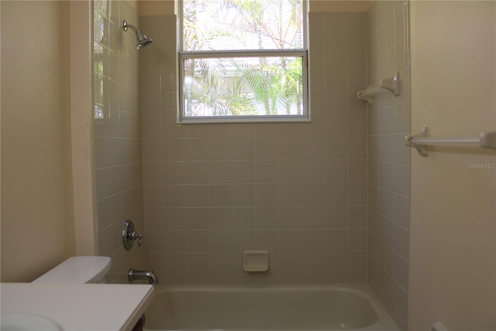 PALM LAKES - Residential Lease