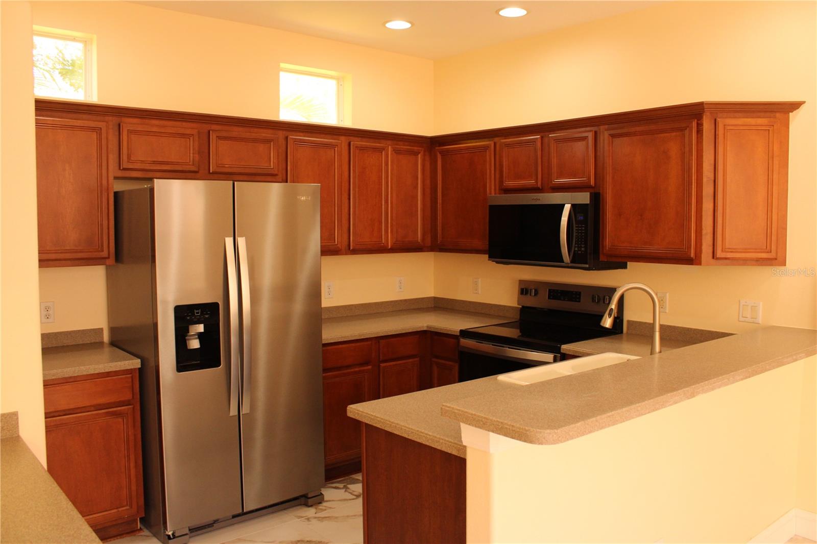 PALM LAKES - Residential Lease