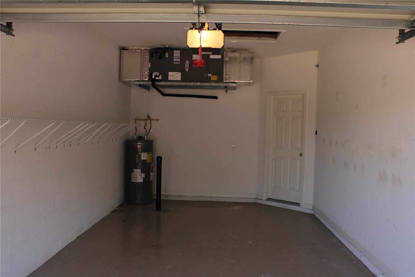 PALM LAKES - Residential Lease