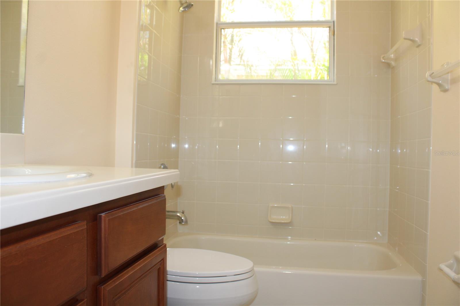 PALM LAKES - Residential Lease