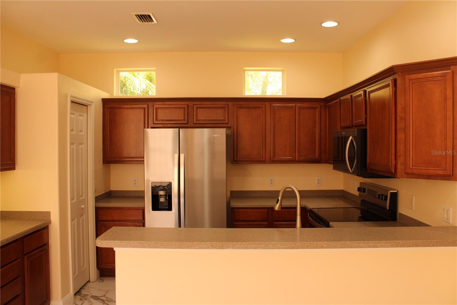 PALM LAKES - Residential Lease