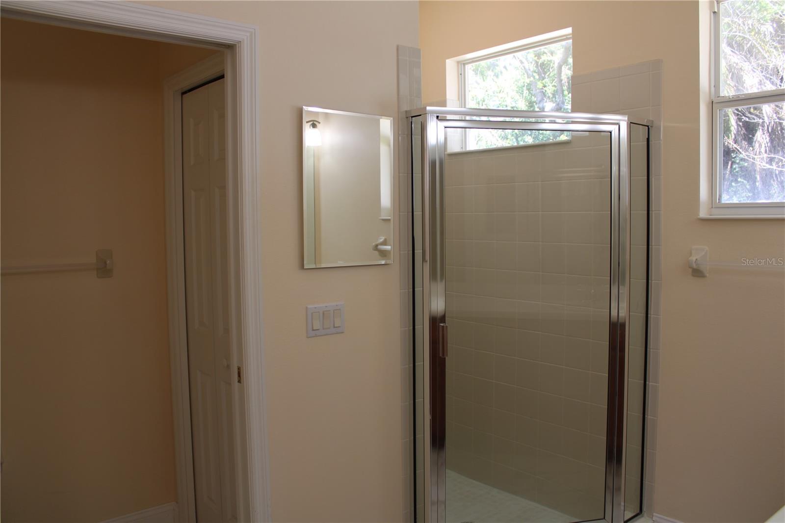 PALM LAKES - Residential Lease