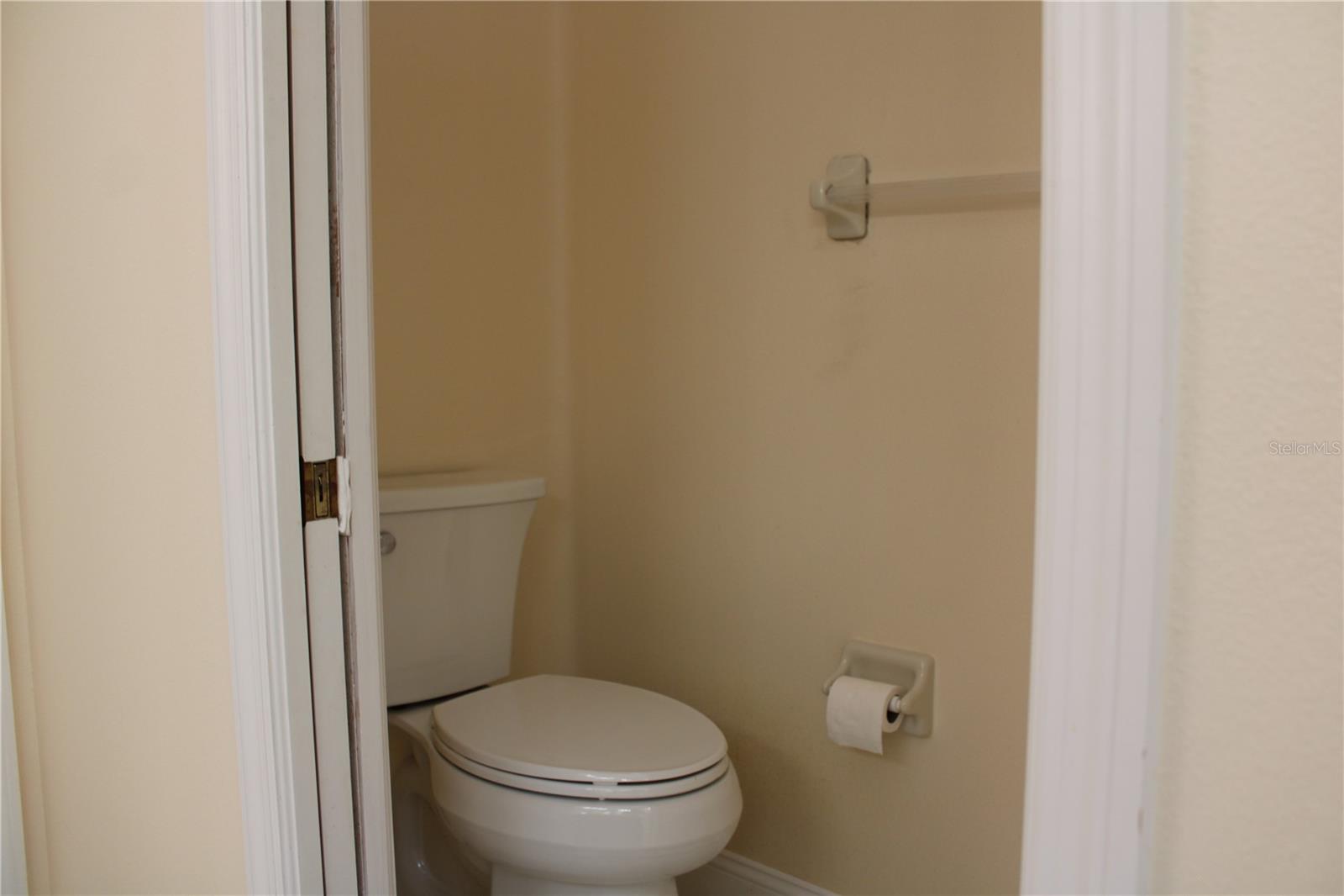 PALM LAKES - Residential Lease