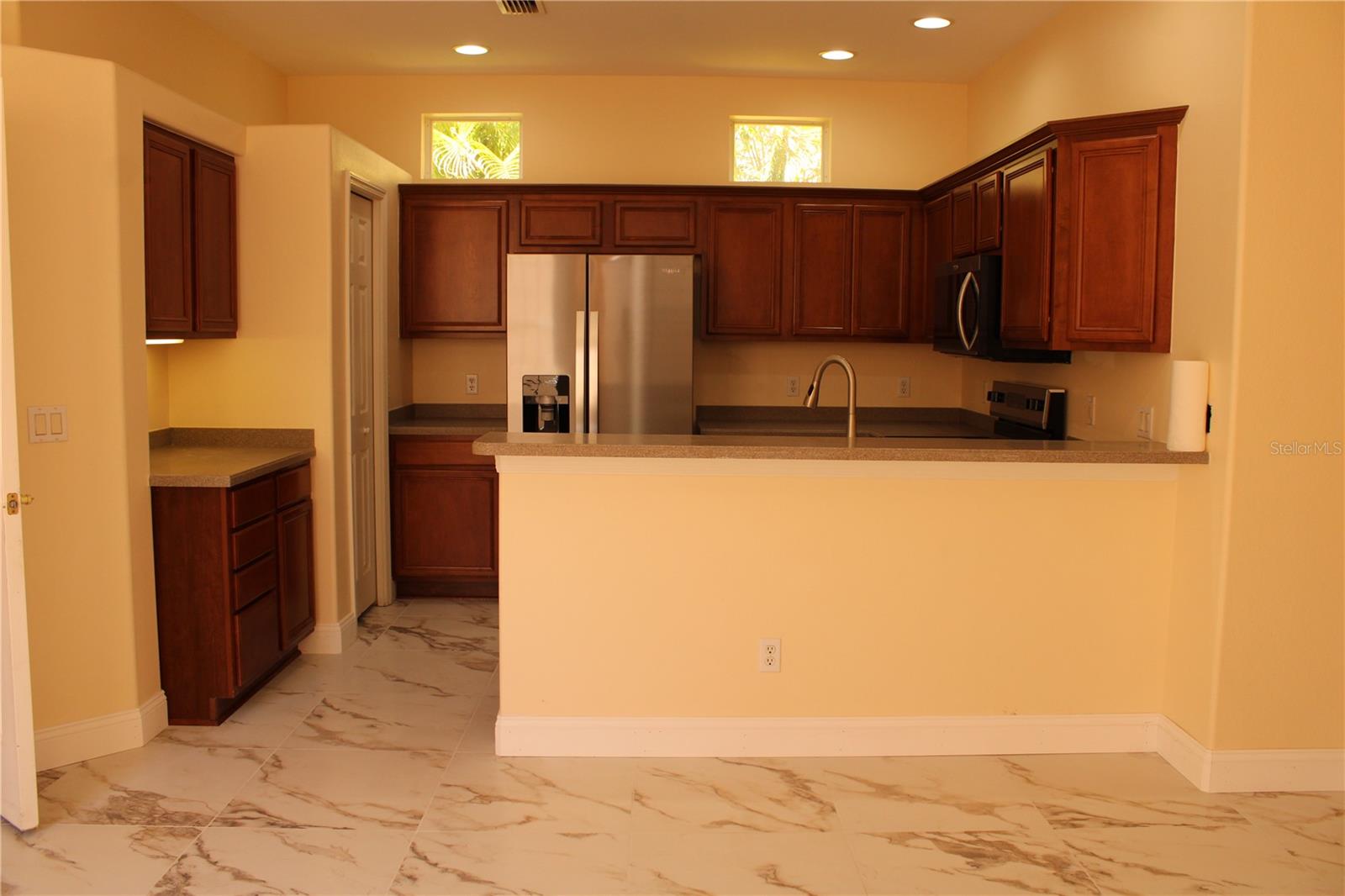 PALM LAKES - Residential Lease