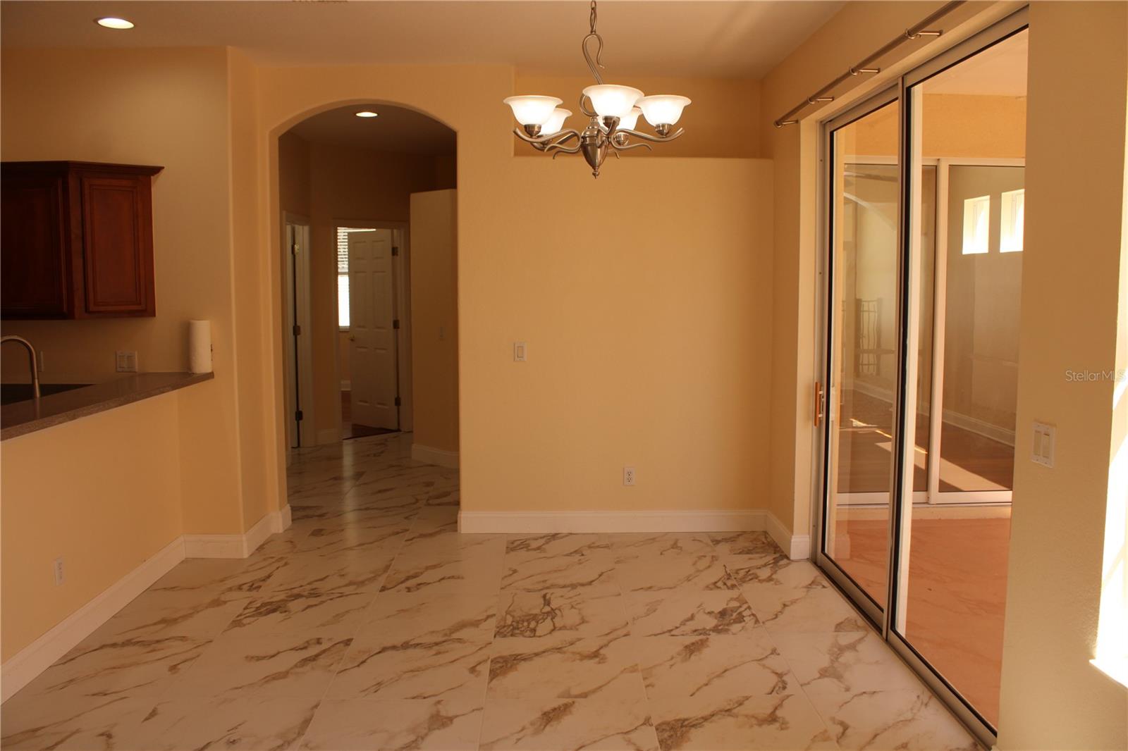 PALM LAKES - Residential Lease