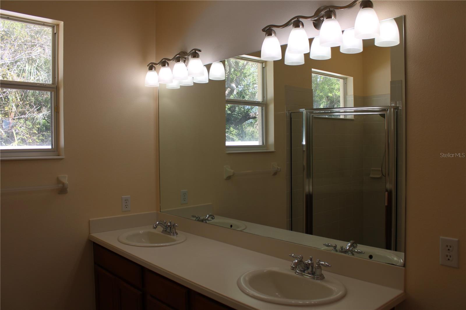 PALM LAKES - Residential Lease